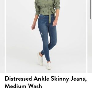 Spanx NWOT ditressed ankle skinny jeans medium wash